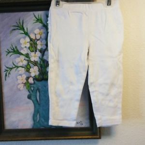 white ruffled bottom leggings